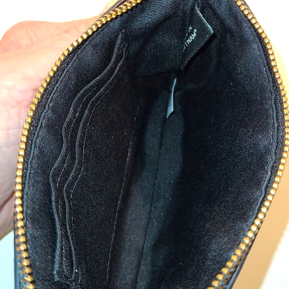 EUC  -- F58032 Coach Small Leather Wristlet - Picture 5 of 6